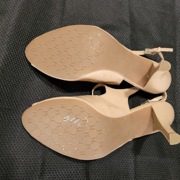 NWOT Franco Sarto Nude Heels - Picture 8 of 8